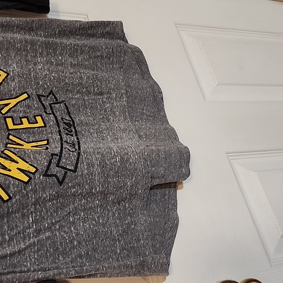 Iowa Hawkeyes 3/4 sleeve shirt - Picture 6 of 7